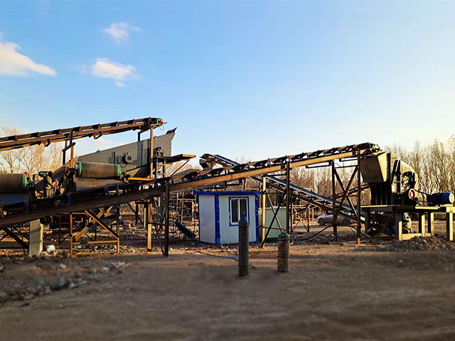吉林長春裝修建筑垃圾資源化處理全套設備安裝完成 準備生產